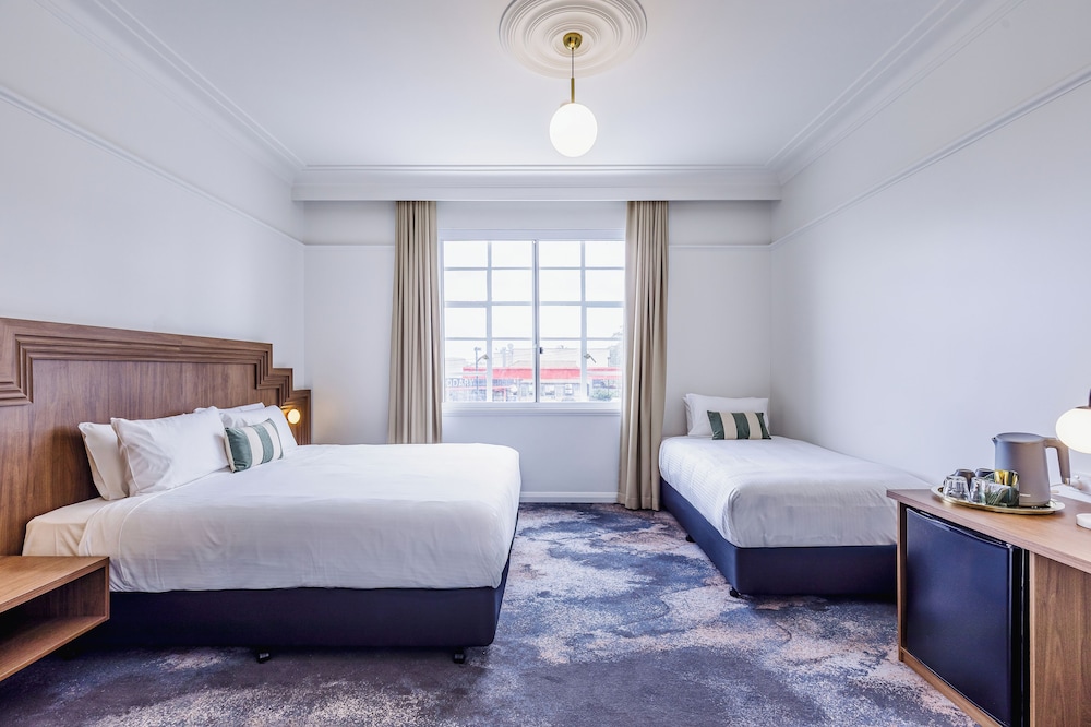 Double or Twin Room, Multiple Beds, Non Smoking