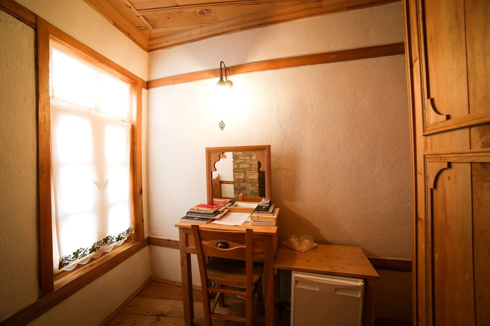 Traditional Twin Room, 2 Twin Beds photo 3