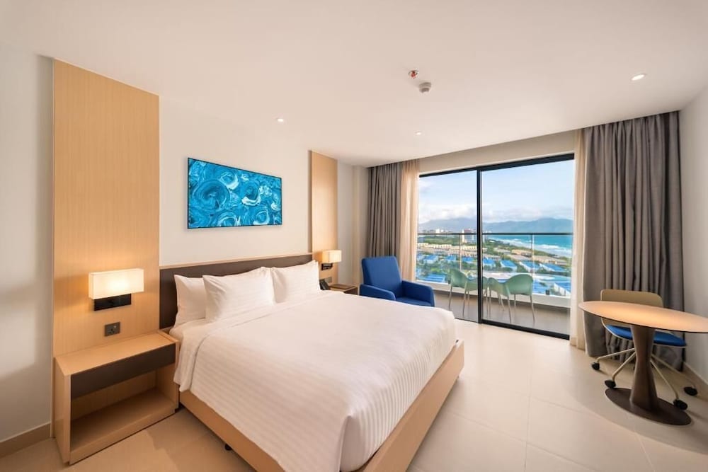 Premier Double Room, Balcony, Beach View