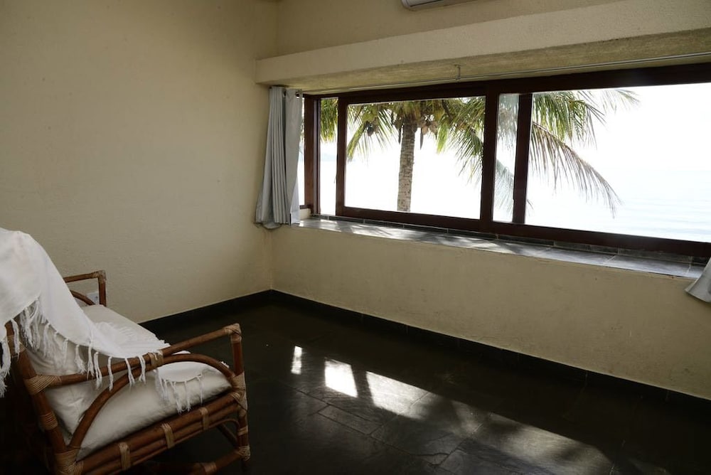 Deluxe Suite, Beach View photo 1