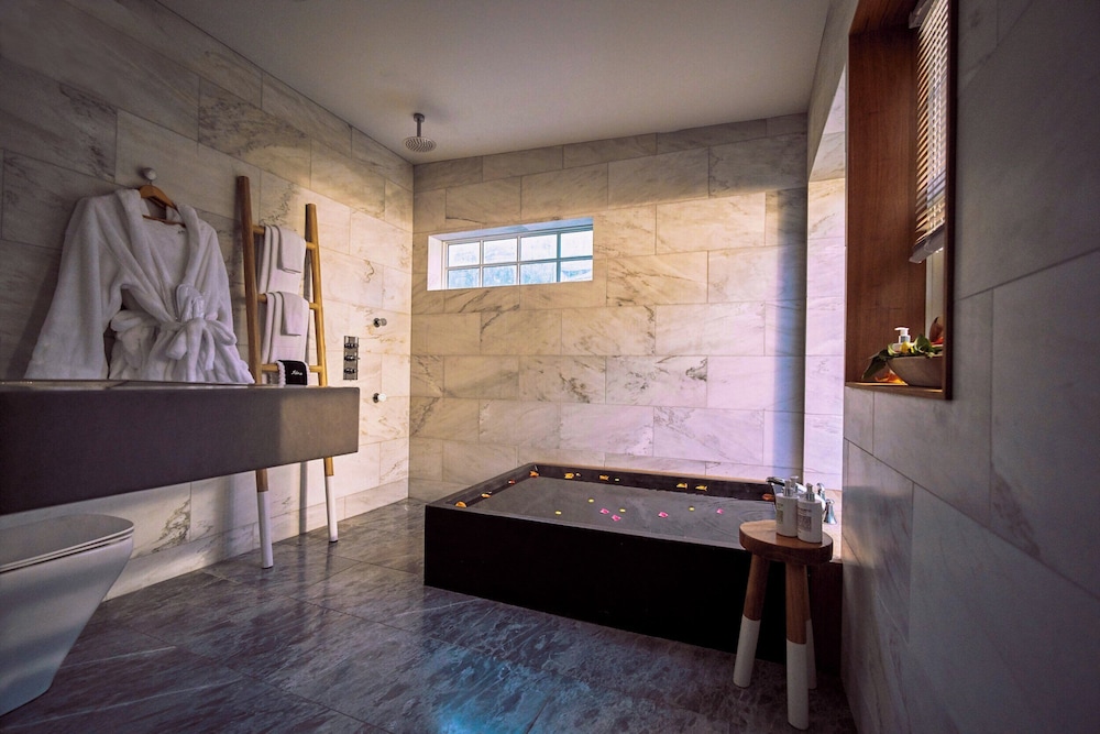 The Petit Lagoon Suite photo 3