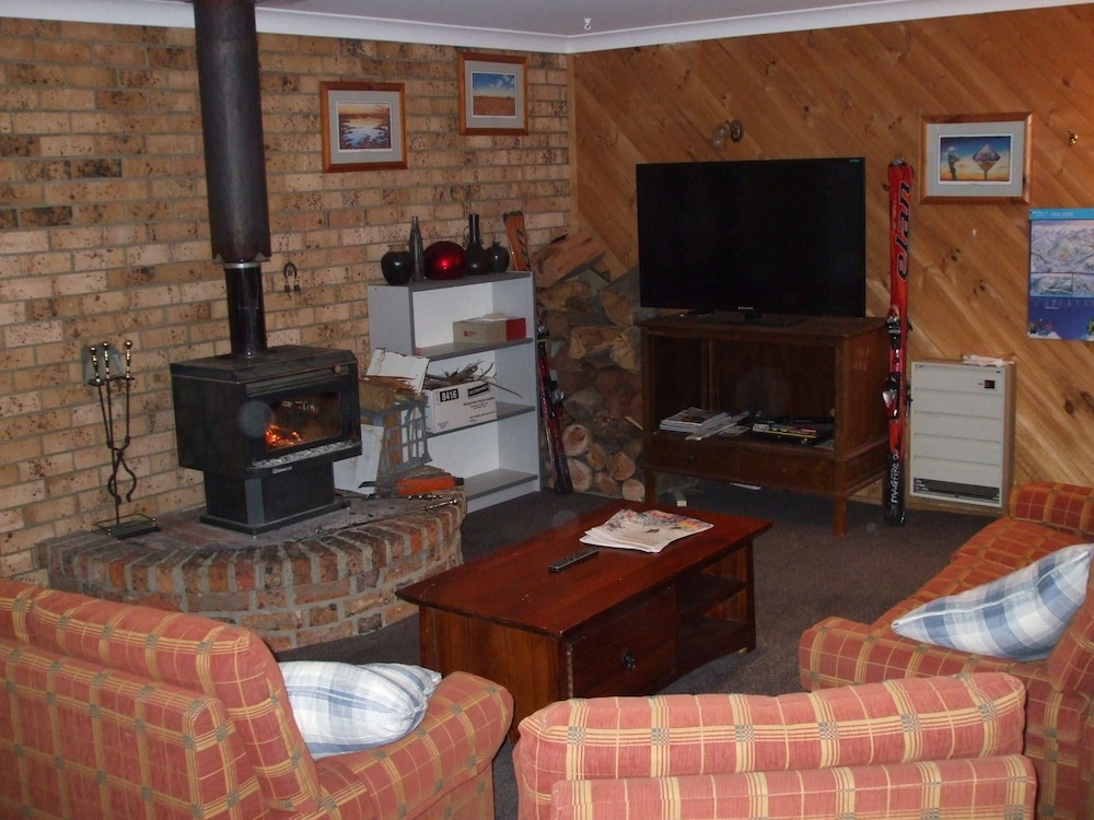 Lodge Room 7 (ensuite) photo 3