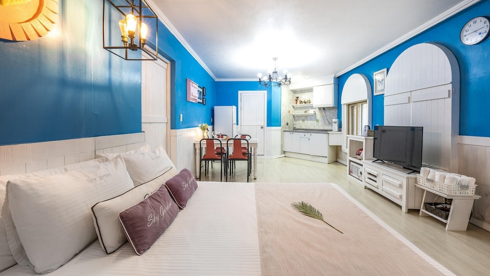 Basic Room, 2 Bedrooms (blue sky)