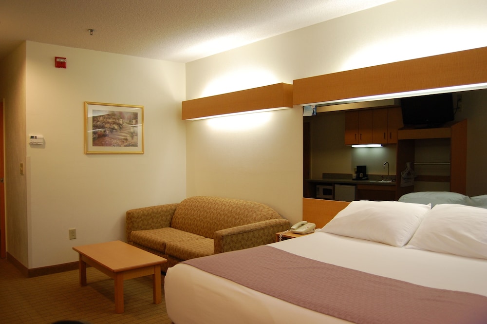 Suite, 1 Queen Bed, Accessible, Non Smoking (Bathtub) - Photo 6