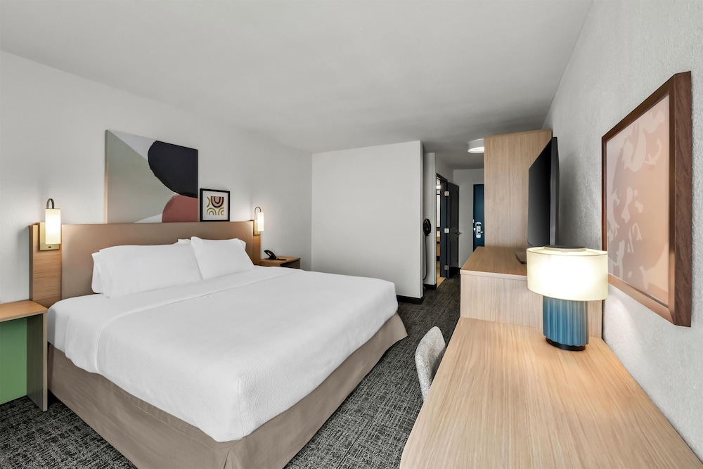 Room, 1 King Bed, Accessible, Bathtub (Mobility & Hearing) - Photo 1