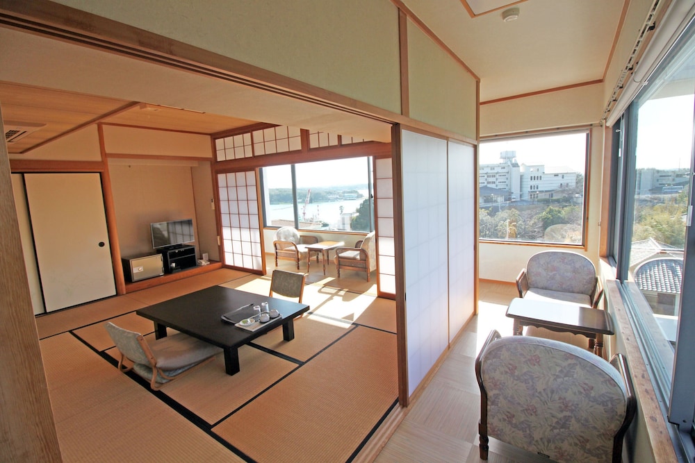 Deluxe Japanese Style Room for 4 Guests photo 2