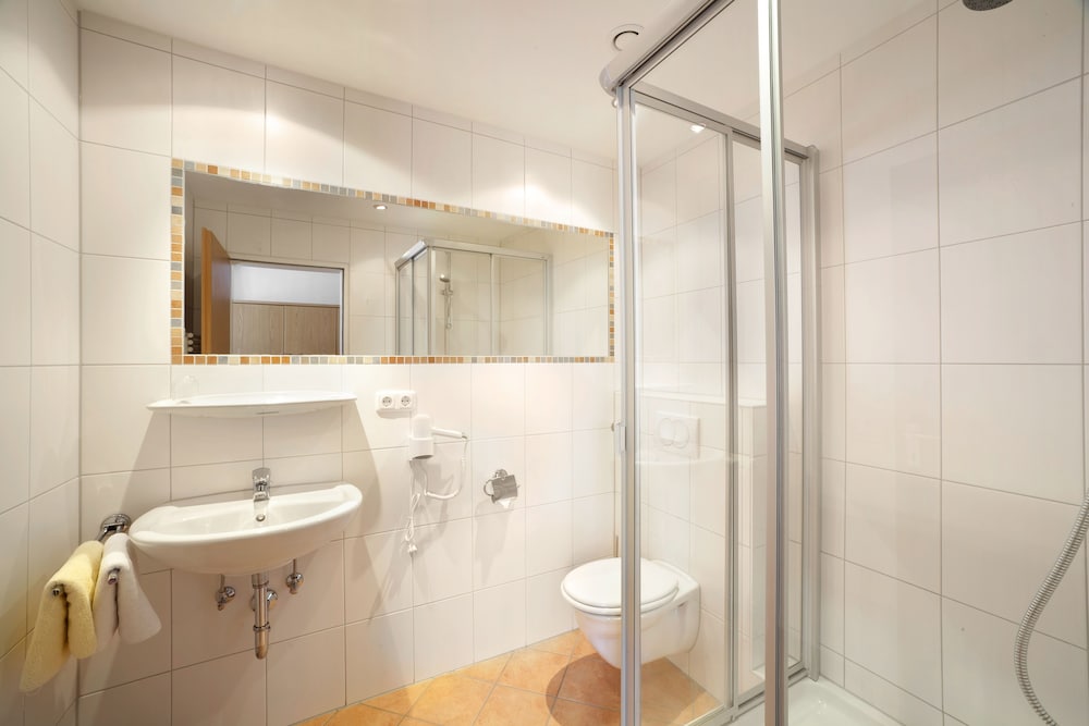 Standard Double Room - Photo 1