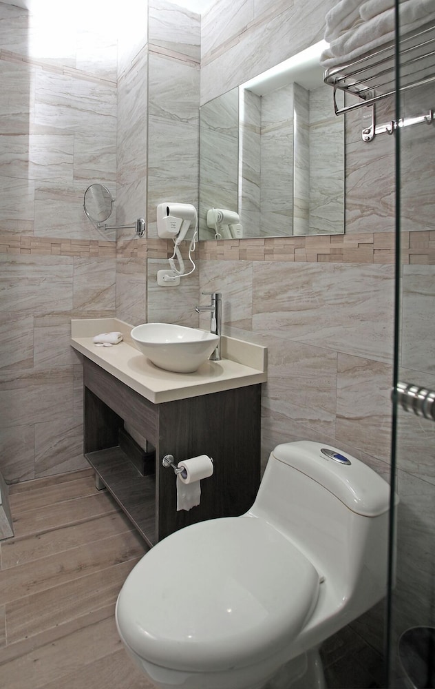 Deluxe Triple Room photo 3