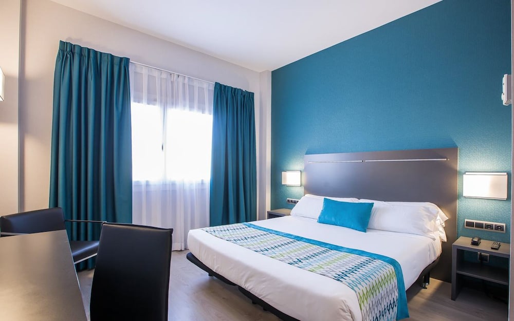 Triple Room, 3 Twin Beds - Photo 2