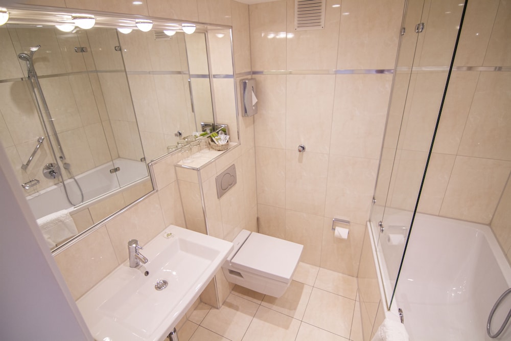 Apartment, 2 Bedrooms (3 Persons, Main Building) - Photo 4