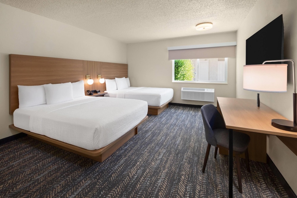 Room, 2 Queen Beds, Mobility Accessible, Non Smoking (Roll-in Shower) - Photo 1