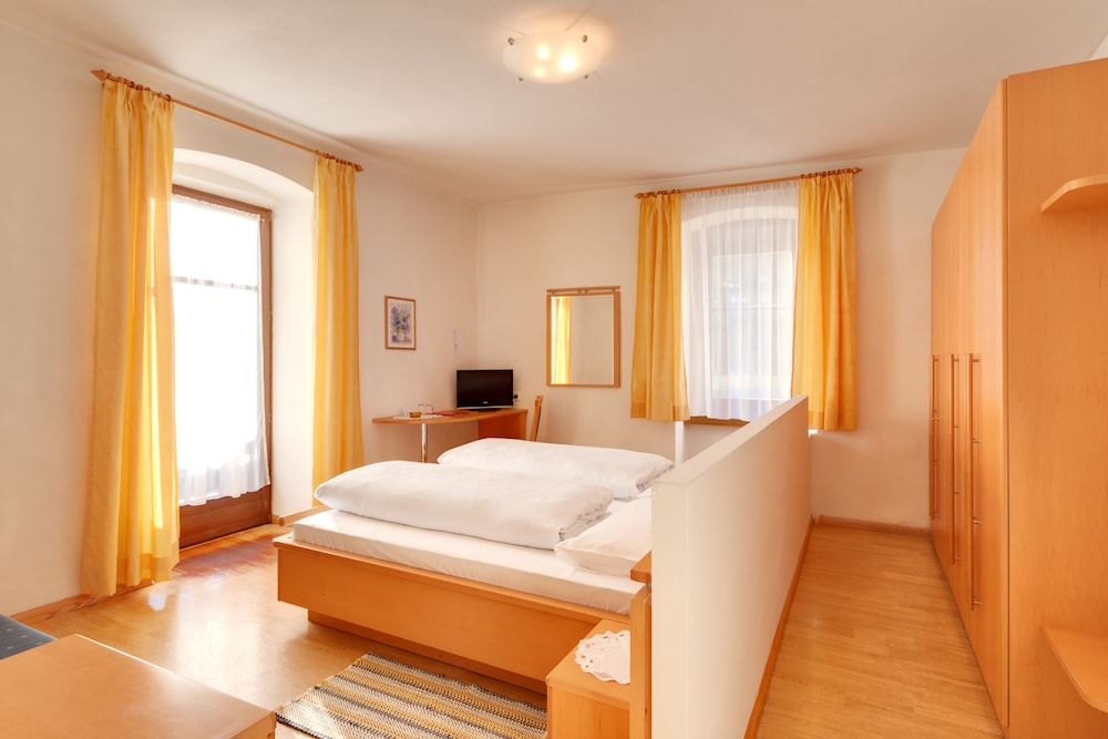 Comfort Double Room, 1 Bedroom, Balcony, Garden Area photo 3