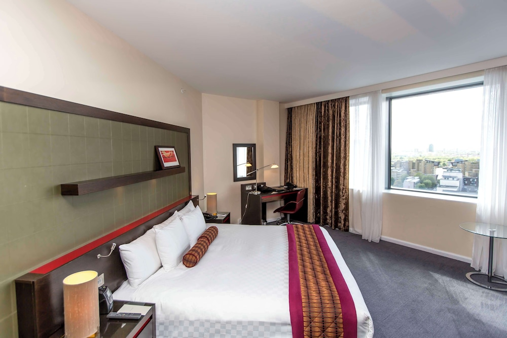 Junior Suite, 1 King Bed photo 2