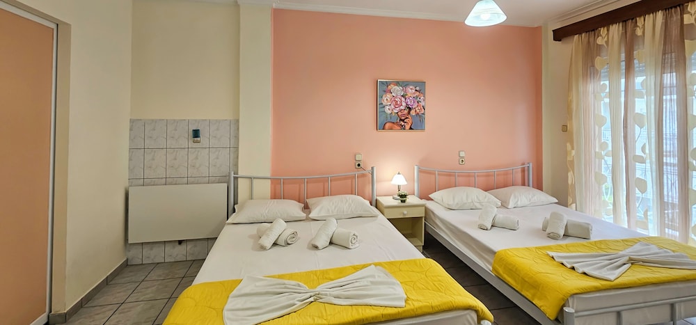 Classic Quadruple Room, Balcony, Garden View photo 1