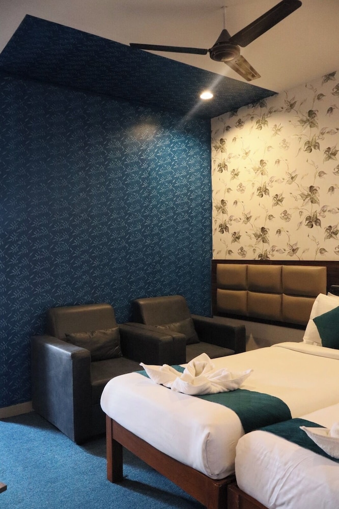 Premier Double Room - Photo 11