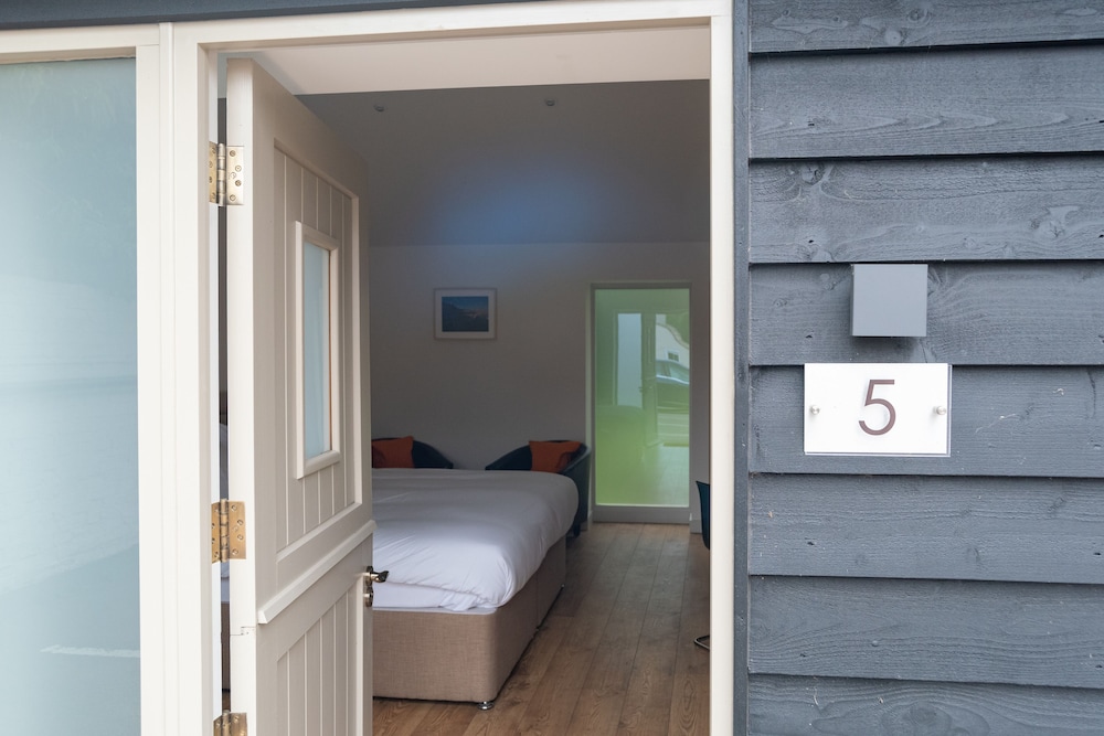 Deluxe Double or Twin Room, Ensuite, Courtyard View