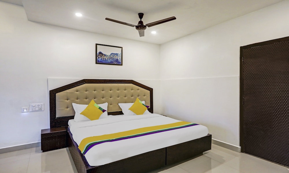 Standard Double Room - Photo 8