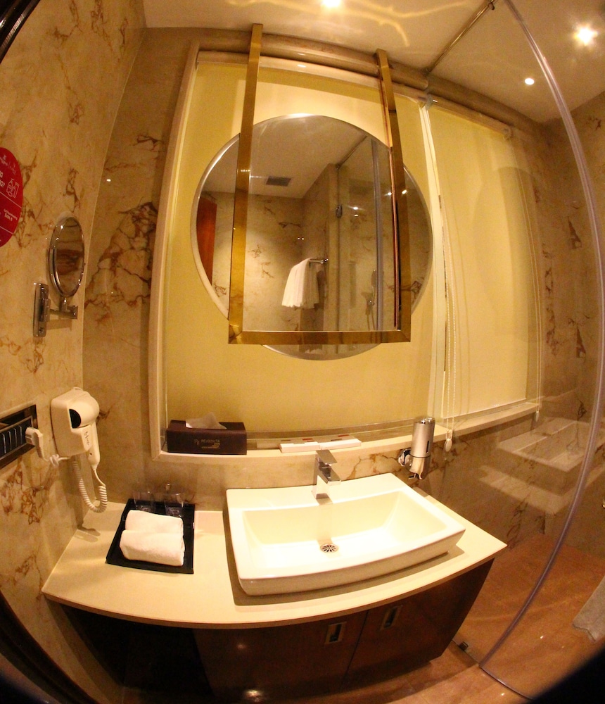 Suite - Photo 4