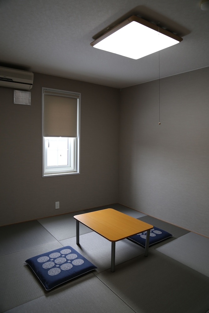Japanese Western Style Room - Photo 3