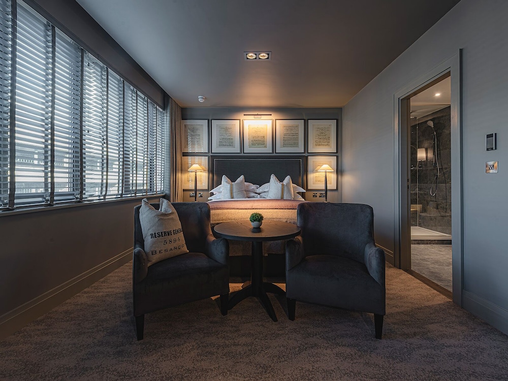 Classic Room, 1 King Bed