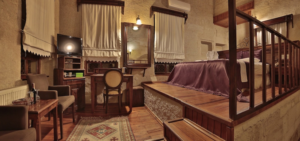 Deluxe Room - Photo 5