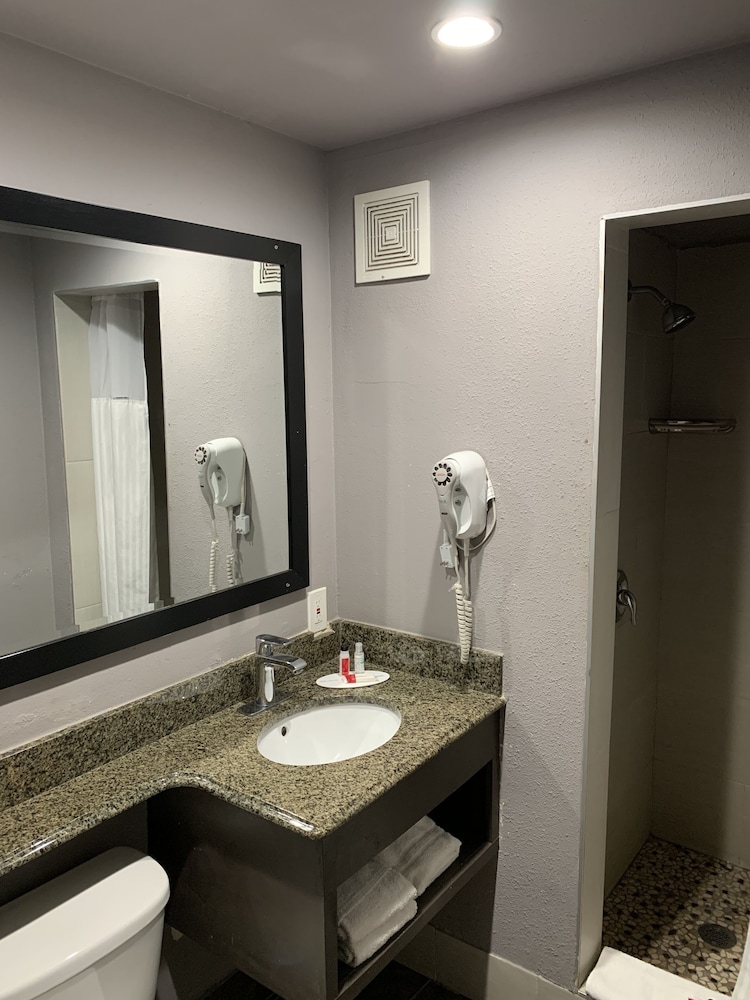 Skyways Hotel — photo 20