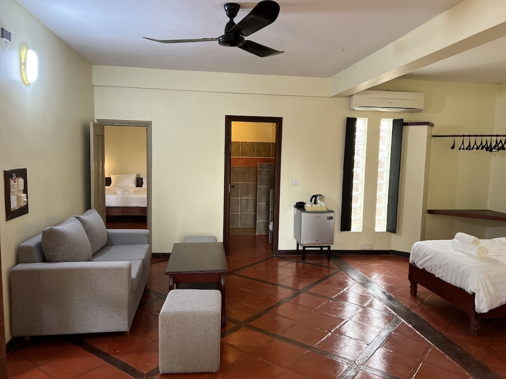 Family Room, 2 Bedrooms, Connecting Rooms, Pool View