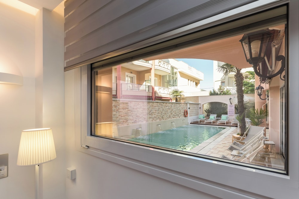 Deluxe Twin Room, Ground Floor photo 3