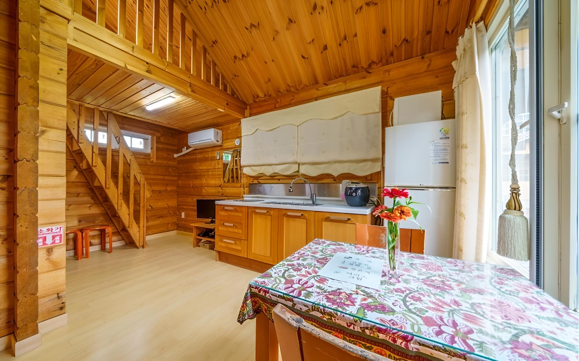 Room (Family 1 (Duplex))