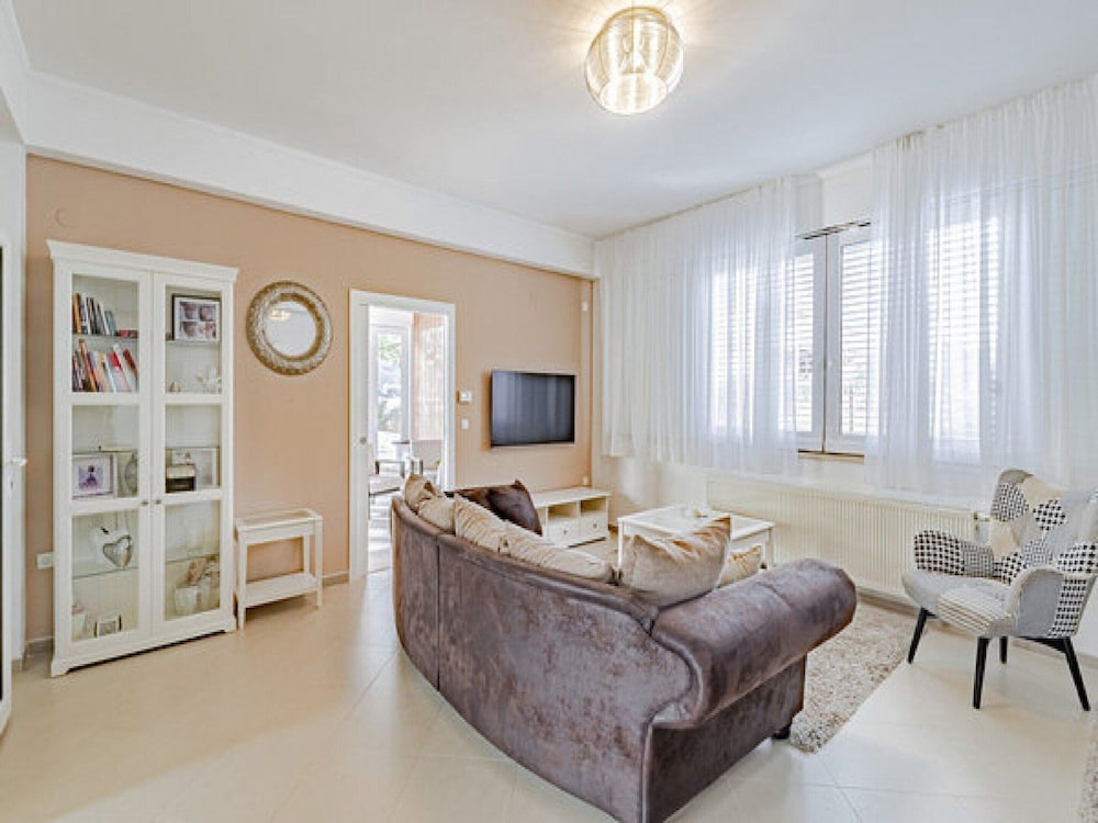 Villa photo 2