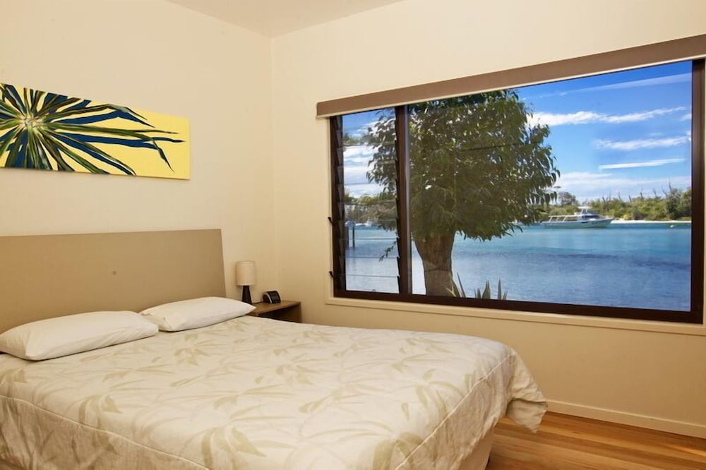 One Bedroom Waterfront Cabin photo 1