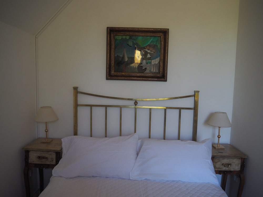 Standard Room, 1 Queen Bed, Garden View photo 3