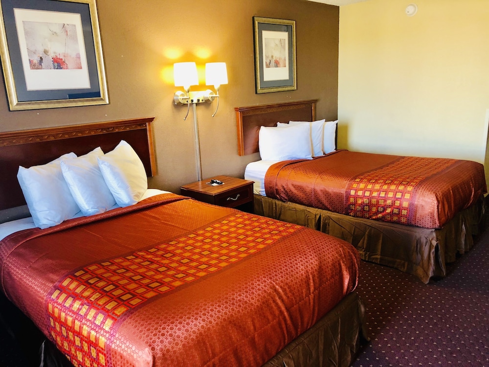Room, 2 Queen Beds, Non Smoking - Photo 2