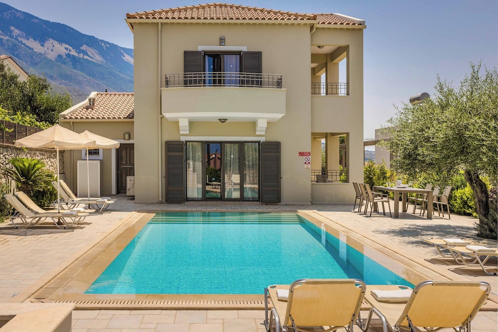 Villa (4 Bedrooms)