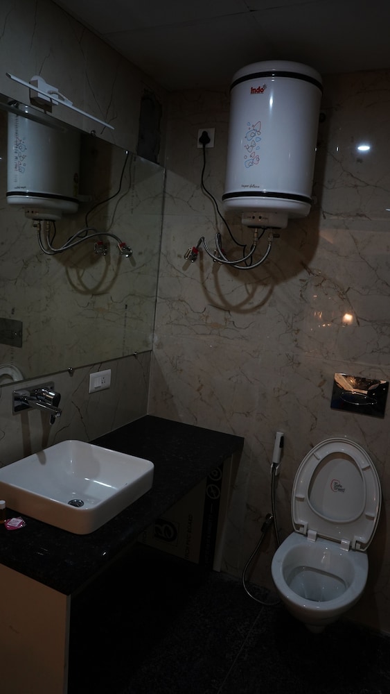 Executive Room - Photo 3