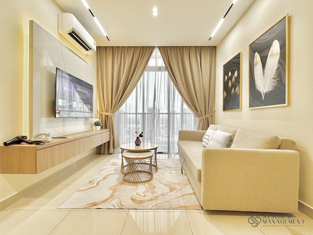 Comfort Apartment, 2 Bedrooms, Balcony, City View