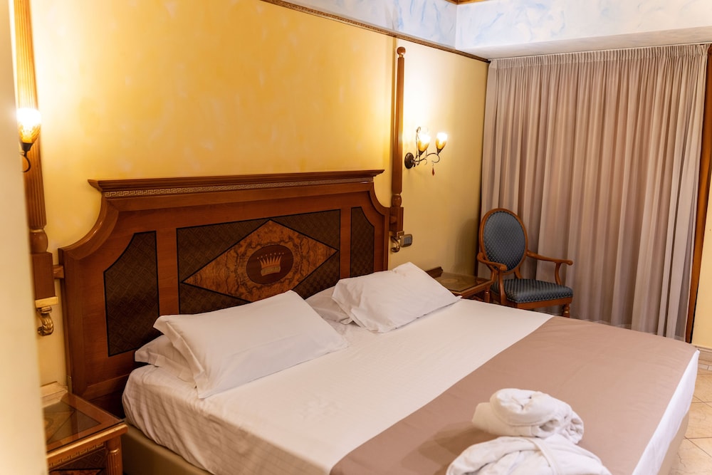 Standard Double Room - Photo 3