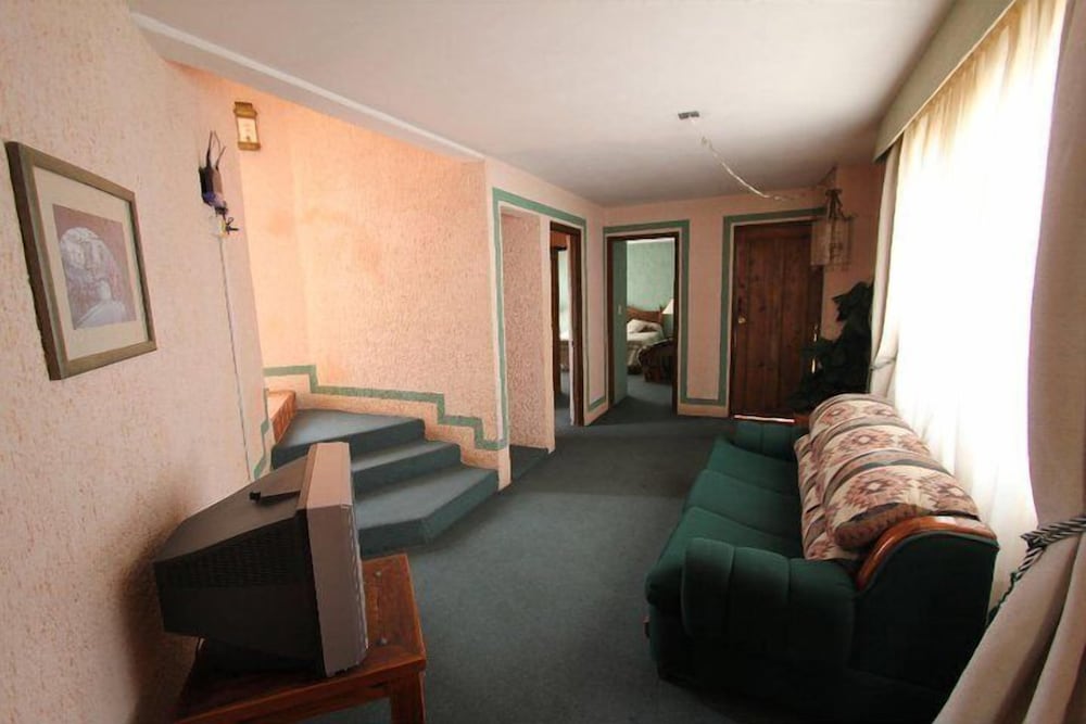 Standard Suite, 1 Bedroom photo 2
