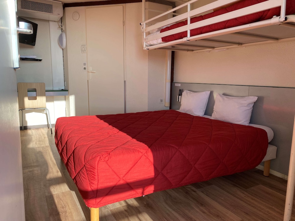 Standard Room, 3 Twin Beds - Photo 3