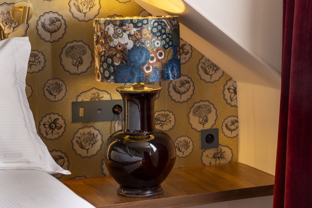 Superior Room thumbnail 5