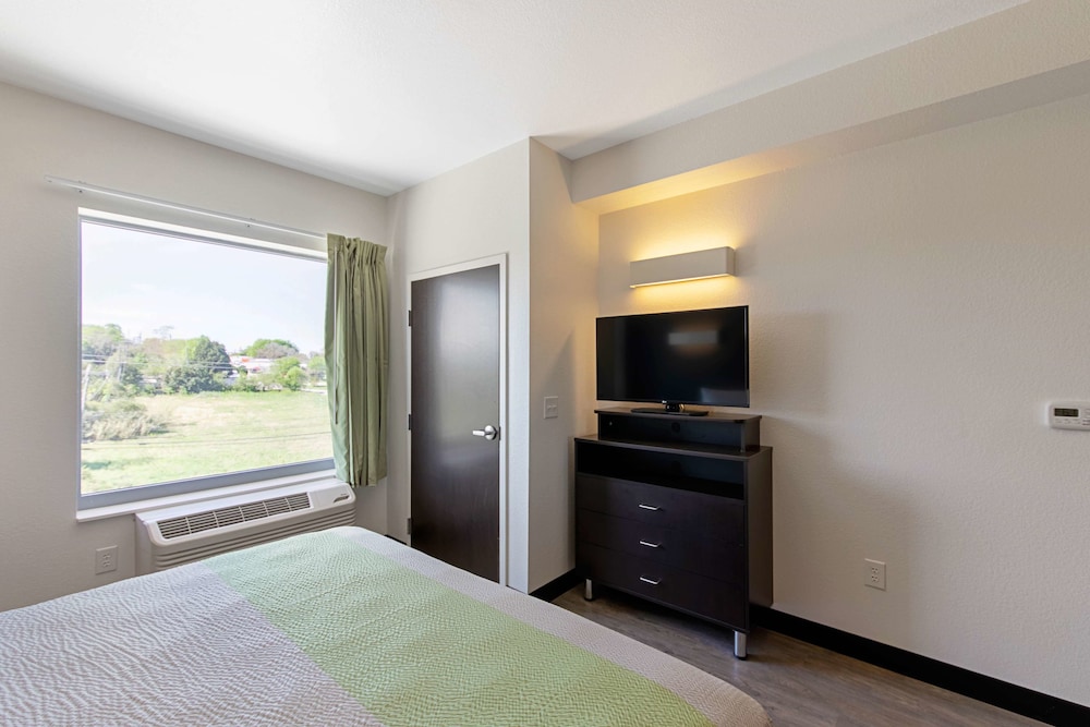 Standard Room, 2 Double Beds, Non Smoking, Kitchenette - Photo 7