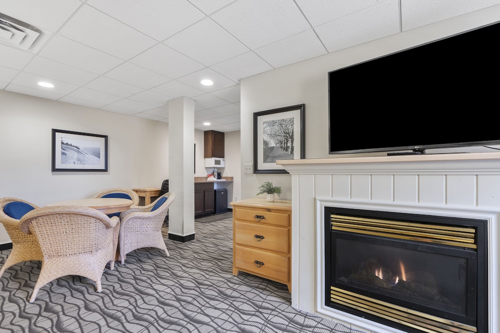 Woods Suite - King with Fireplace
