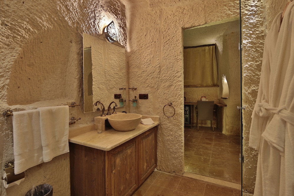 Superior Suite (Cave) photo 2