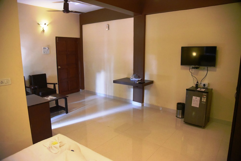 Standard Room (A/C) - Photo 4