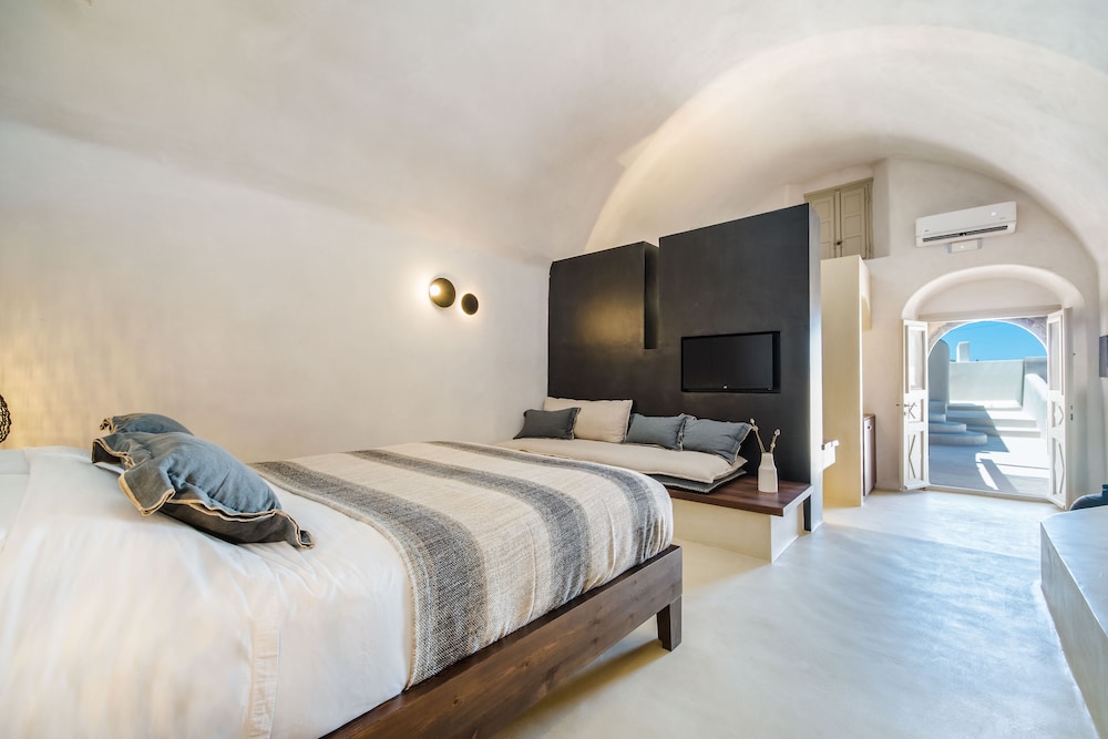 Senior Suite with Sunset View