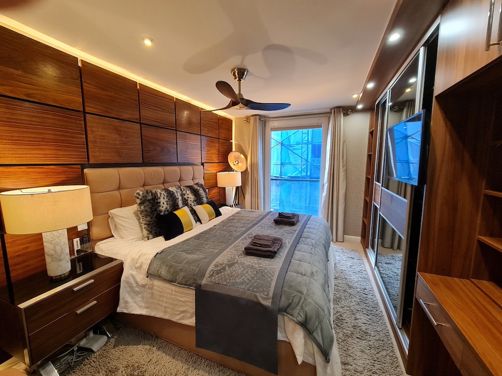 Basic Apartment, 1 King Bed