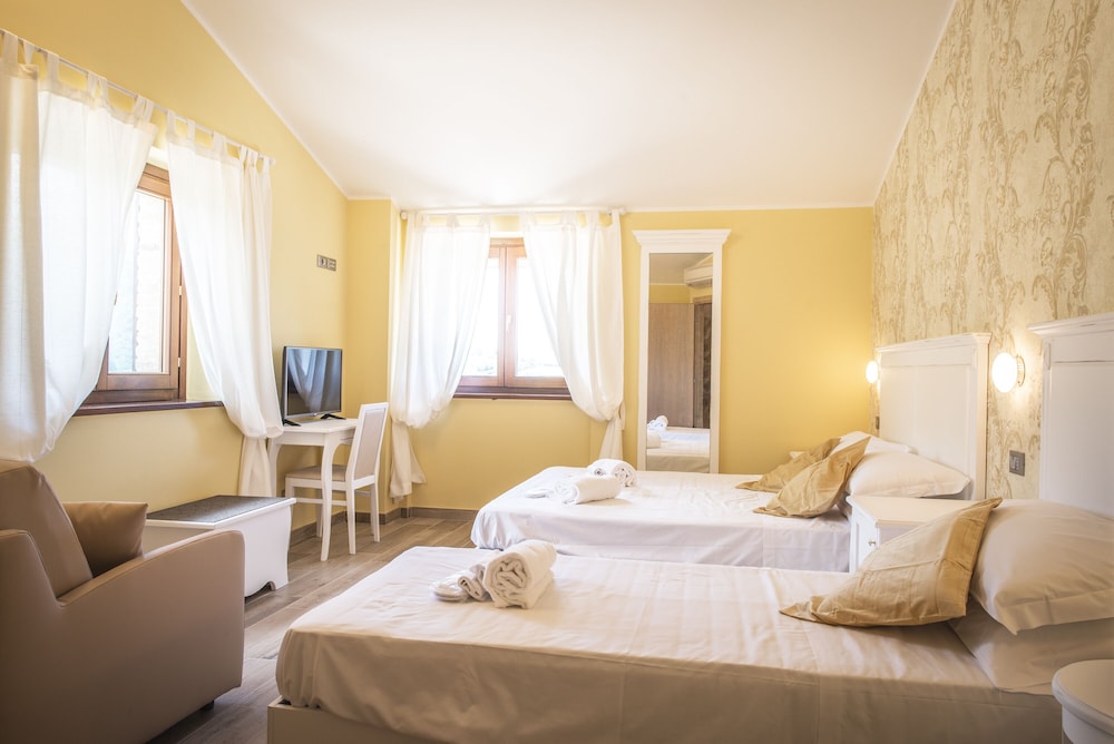 Triple Room - Photo 1