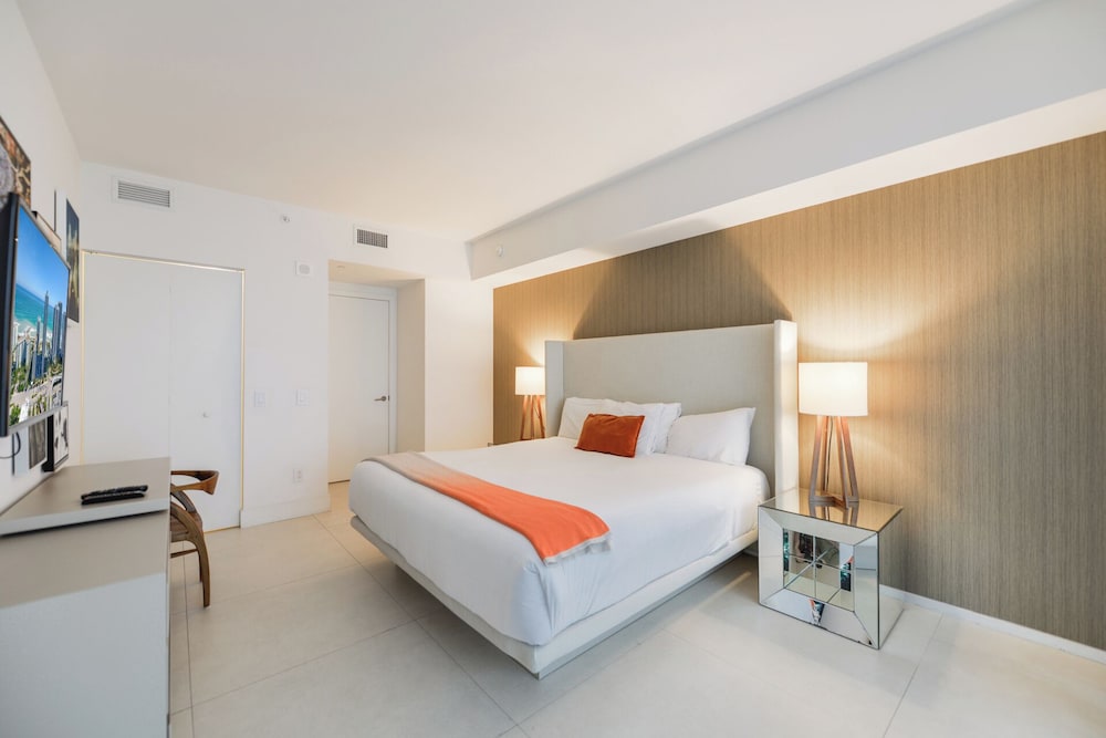 Luxury Condo, 1 Bedroom, Ocean View photo 3