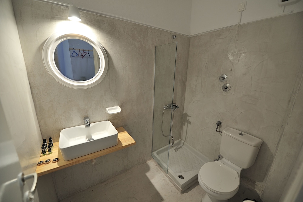 Triple Budget Room (Semi-basement) photo 2