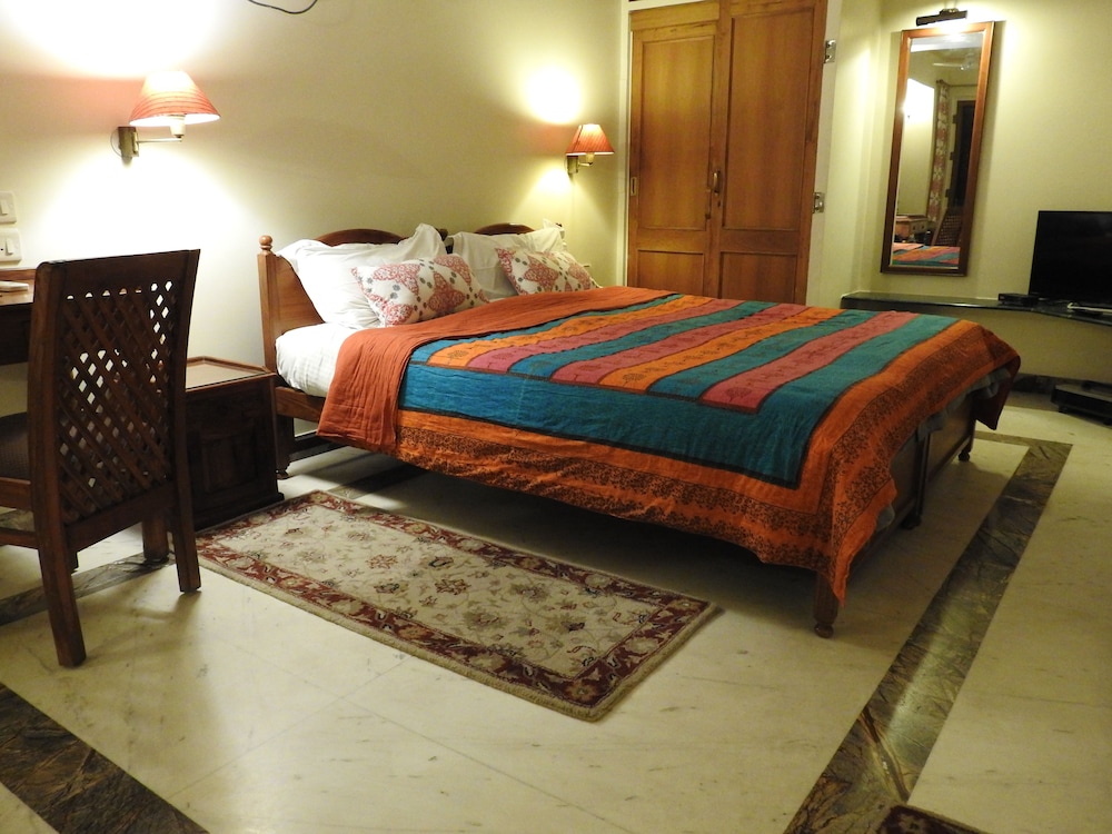 Studio Suite - Photo 2